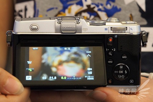 奥林巴斯E-P5数码相机