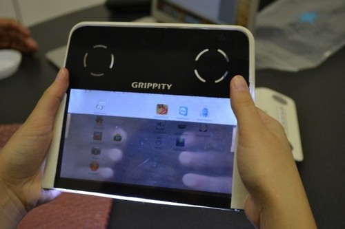 半透明平板Grippity（图片来自Laptopmag）