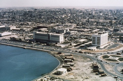 这是大概1977年时候的卡塔尔首都多哈