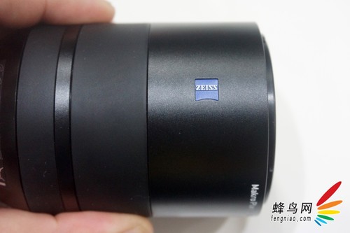 蔡司Touit 50mm f/2.8微距镜头外观设计