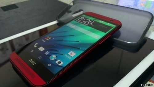 红色版HTC One（M8）（图片来自网络）