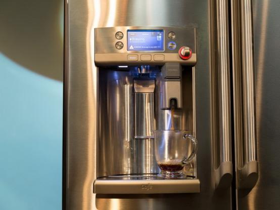 这款冰箱居然内置咖啡机 但价格高达20420元