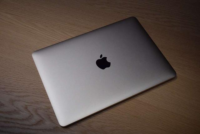 苹果新MacBook取消Logo发光 或因机身变薄